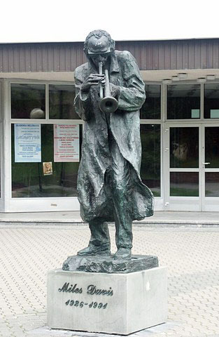 Pracownia rzeźbiarska: 1_miles_davis2.jpg